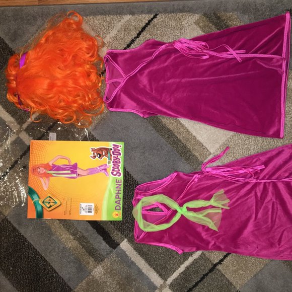 Daphne Halloween Costume! - Picture 1 of 1